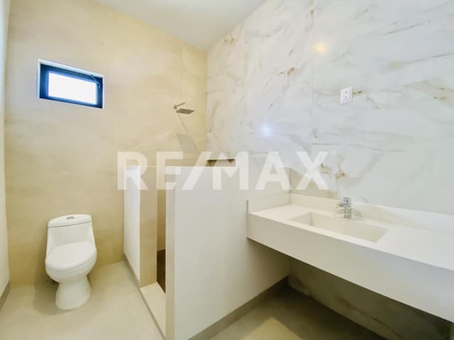 CASA EN VENTA EN LAS TROJES