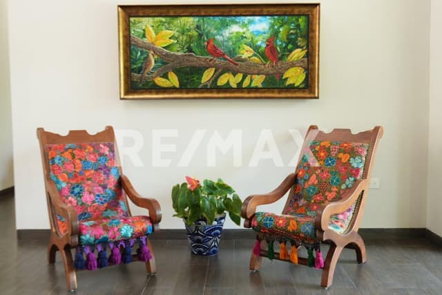 LUJOSA RESIDENCIA EN VENTA EN EXCLUSIVA PRIVADA EN ZONA NORTE DE MÉRIDA