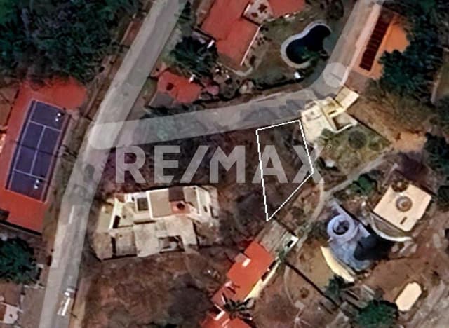 Venta de terreno en el Fracc. Pedregal de las Fuentes, Jiutepec, Morelos...Clave 5943