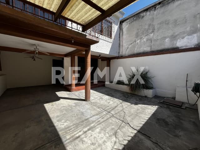 Venta de casa sola en CIVAC, Jiutepec, Morelos...Clave 5945