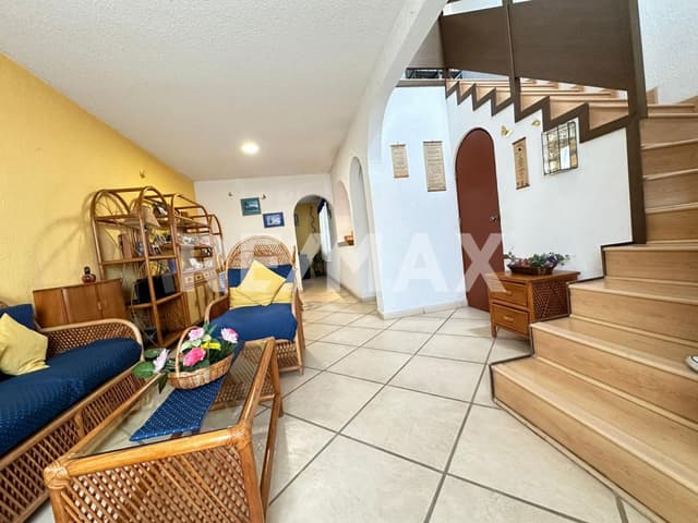 Venta de casa en condominio, Lomas Tzompantle, Cuernavaca, Morelos...Clave 5946