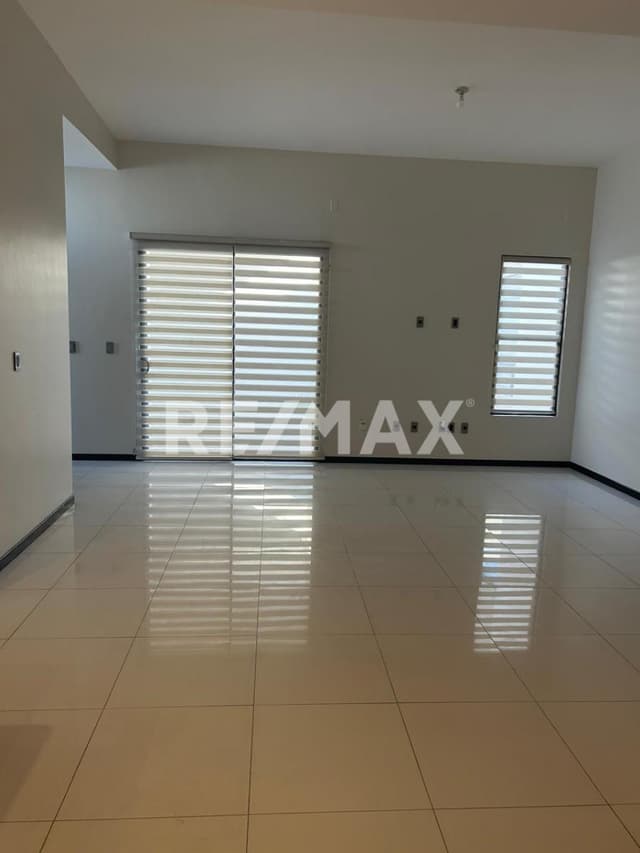 CASA EN RENTA EN AUREA RESIDENCIAL