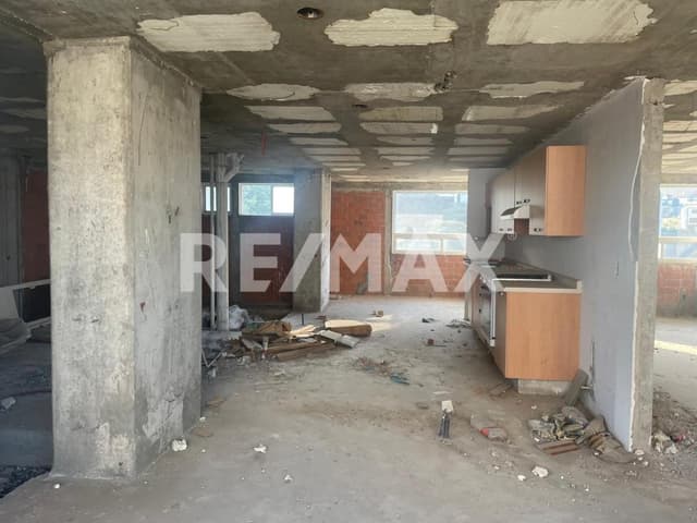 Departamento en Bosque Real en obra negra