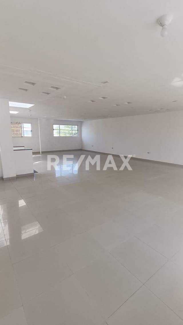 Renta de Local Comercial en Las Trojes, Corregidora, Querètaro