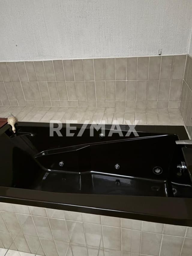 Gran Oportunidad, Casa en Venta en Club de Golf San Carlos 