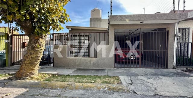 Casa en venta en Jardines de San Mateo