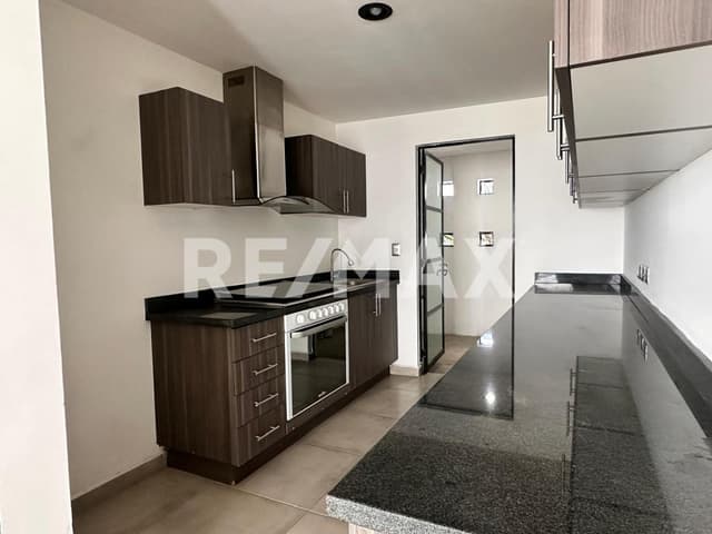 CASA EN VENTA EN PUNTA ESMERALDA CORREGIDORA