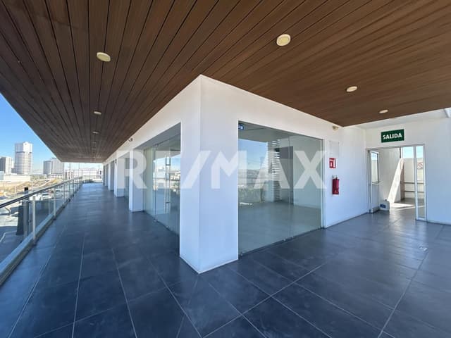 ¡Local en Periférico de la Juventud!