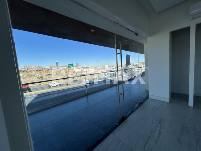 ¡Local en Periférico de la Juventud!