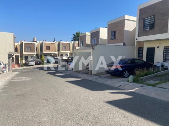 CASA EN RENTA DE 3 RECAMARAS EN FRACC. MADEIRA RESIDENCIAL