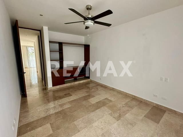 Departamento en Altabrisa en Venta