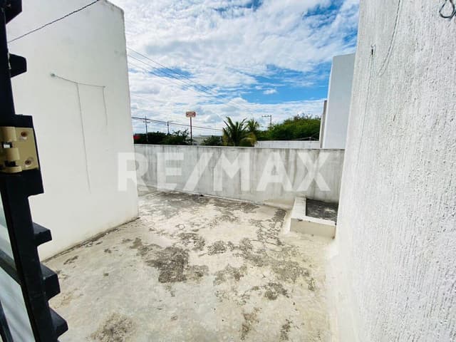 Casa en venta en Avenida Principal! en Caucel, Merida.