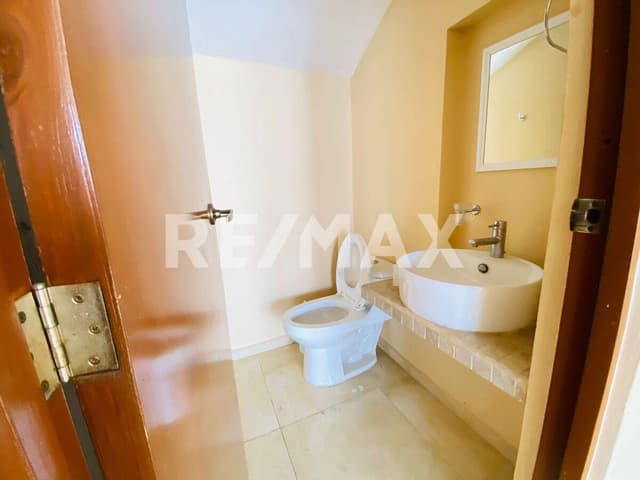 Casa en venta en Avenida Principal! en Caucel, Merida.