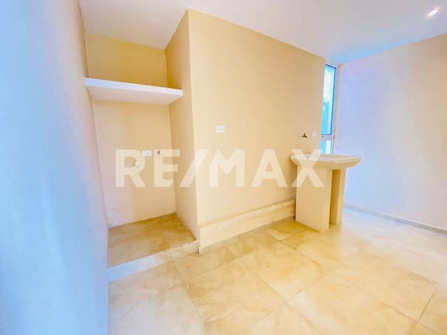 Casa en venta en Avenida Principal! en Caucel, Merida.