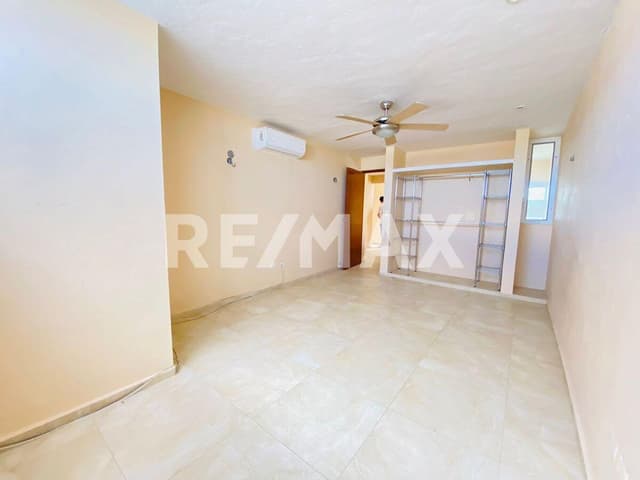 Casa en venta en Avenida Principal! en Caucel, Merida.