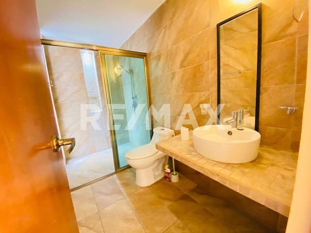 Casa en venta en Avenida Principal! en Caucel, Merida.