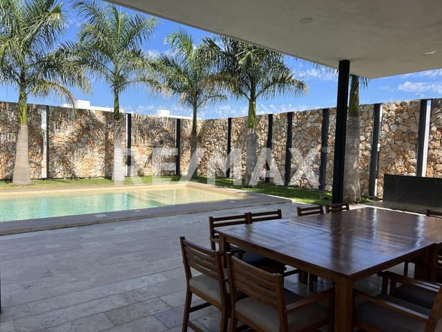 RESIDENCIA EN VENTA EN CHOLUL