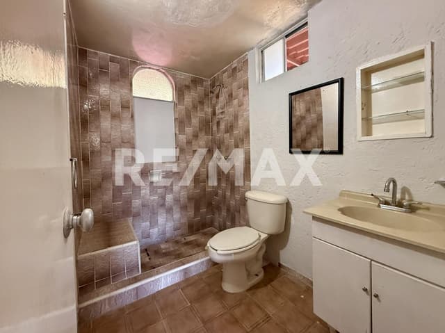 Casa en venta con seguridad, Fracc. Club de Golf Cuernavaca...Clave 5974