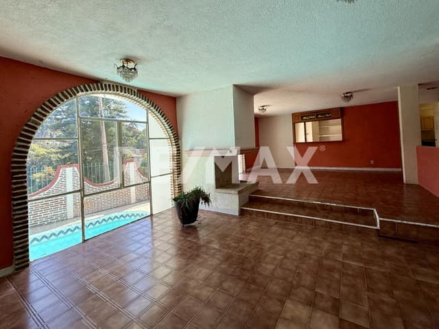 Casa en venta con seguridad, Fracc. Club de Golf Cuernavaca...Clave 5974