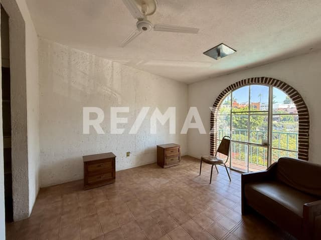 Casa en venta con seguridad, Fracc. Club de Golf Cuernavaca...Clave 5974