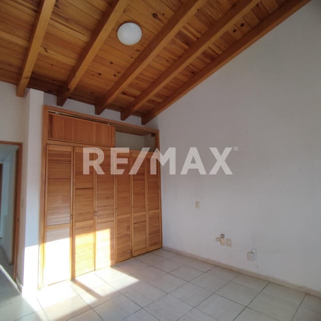 CASA EN RENTA MILENIO III