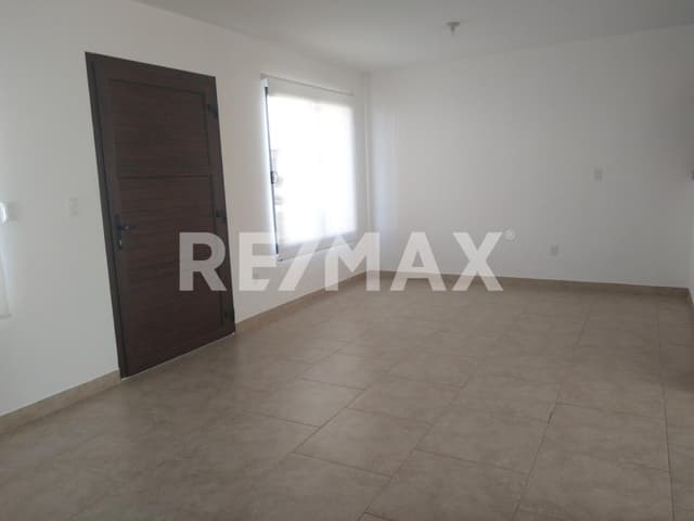 CASA EN VENTA FRENTE A ANTEA DE 4 RECÁMARAS