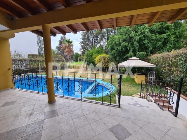 RESIDENCIA EN VENTA EN ÁLAMO COUNTRY CLUB CELAYA.