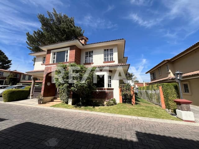 Casa en VENTA Fracc. Casa de Campo Metepec, Estado de México