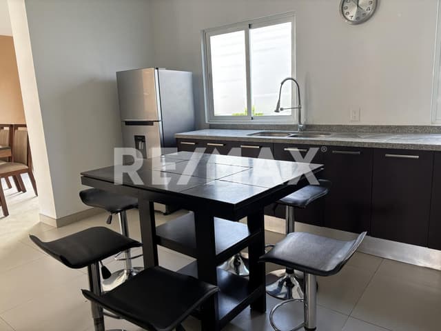 Zibata, Renta casa Fracc. Citea