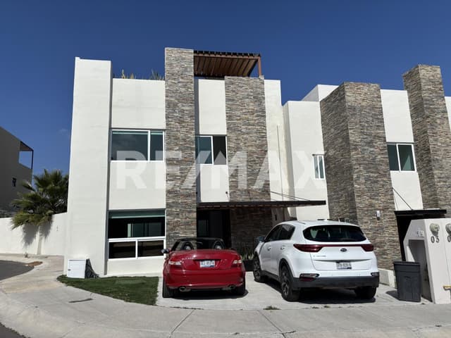 Zibata, Renta casa Fracc. Citea