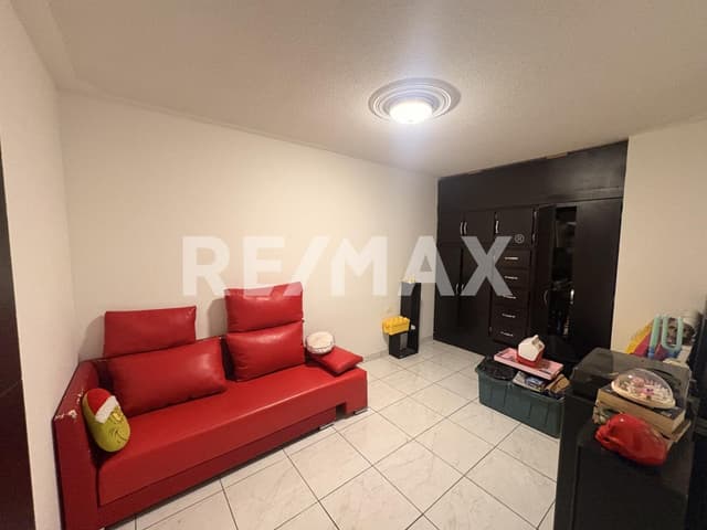 Casa en Venta con 2 Unidades Rentables en calle Luna Barrio de Analco