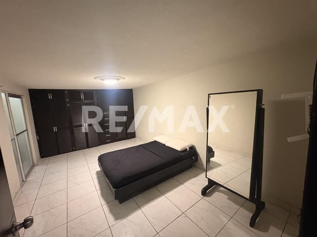 Casa en Venta con 2 Unidades Rentables en calle Luna Barrio de Analco