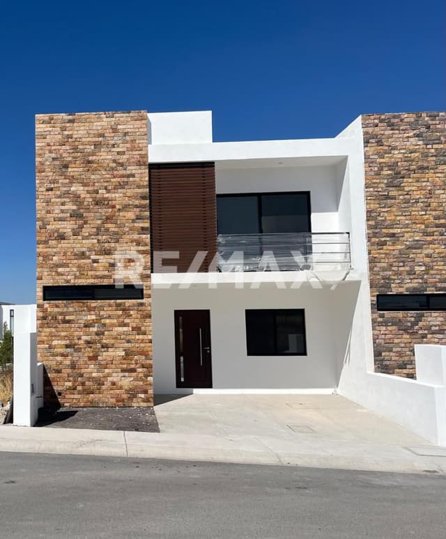 CASA EN VENTA EN SAN ISIDRO JURIQUILLA QUERÉTARO