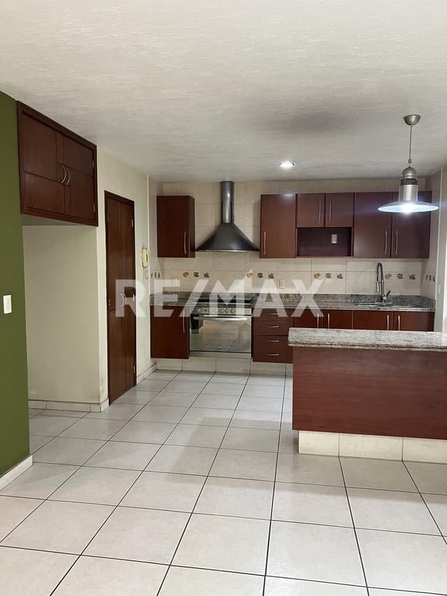 CASA EN VENTA EN NUEVA GALICIA- ANDALUCIA