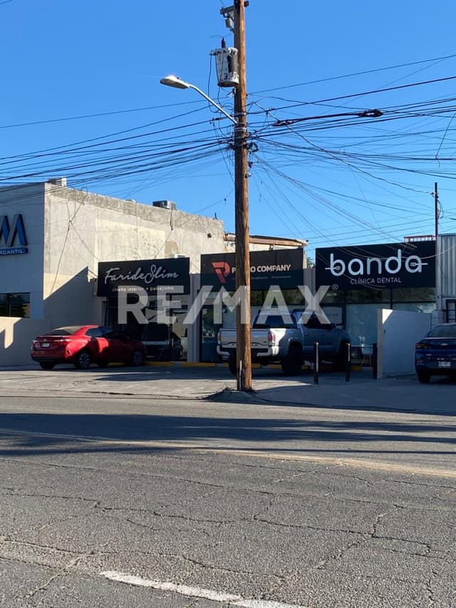 CONJUNTO DE LOCALES Y DEPARTAMENTOS EN VENTA, COLONIA NUEVA