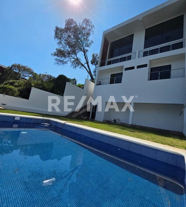 Venta de casa en el Fracc. Lomas Tetela, Cuernavaca, Morelos...Clave 5980