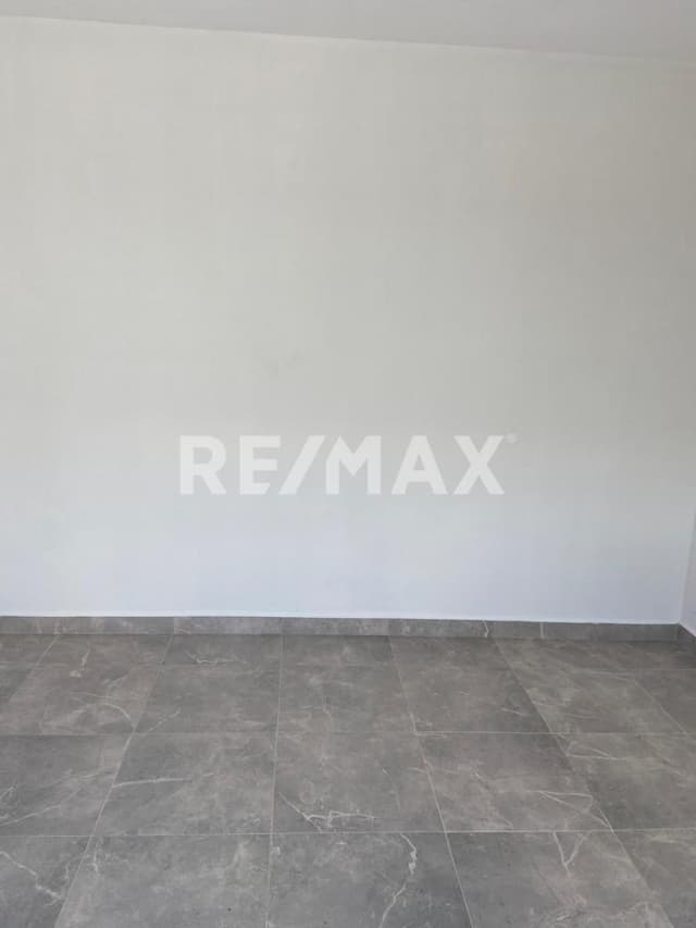 Vive en Dzityá: Casa Moderna con Alberca y Espacios Amplios