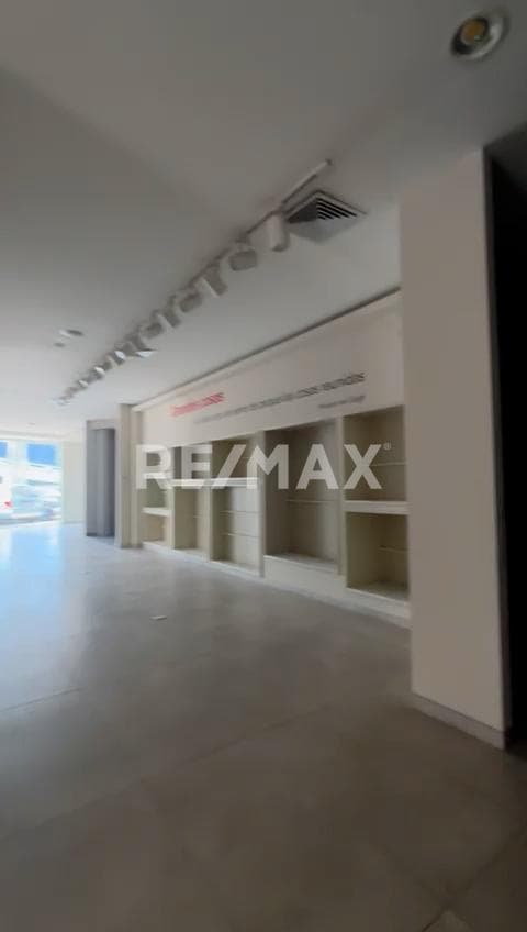 LOCAL COMERCIAL EN RENTA EN LOMAS DE VISTA HERMOSA
