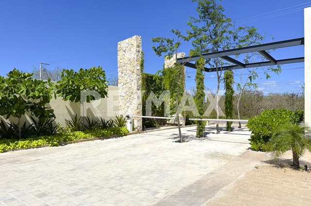 Residencia en preventa de una planta con Alberca en Privada en Conkal – Entrega