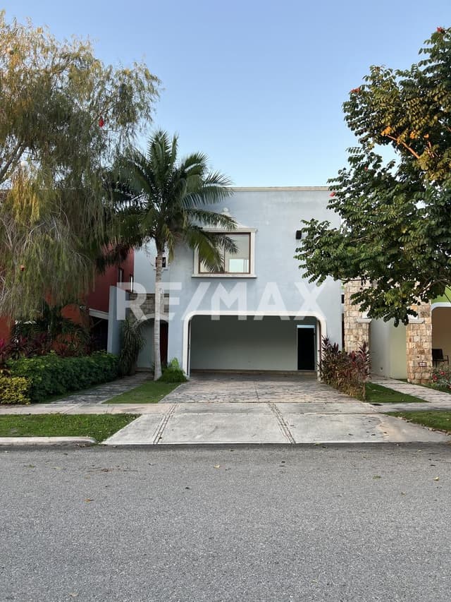 Renta Casa LAS FINCAS 3 recámaras Temozón Norte en Mérida,Yucatán