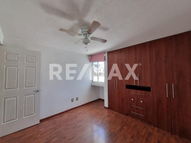 Casa en Esquina en Villas de Tejeda, Corregidora — Frente al Colegio Buckingha