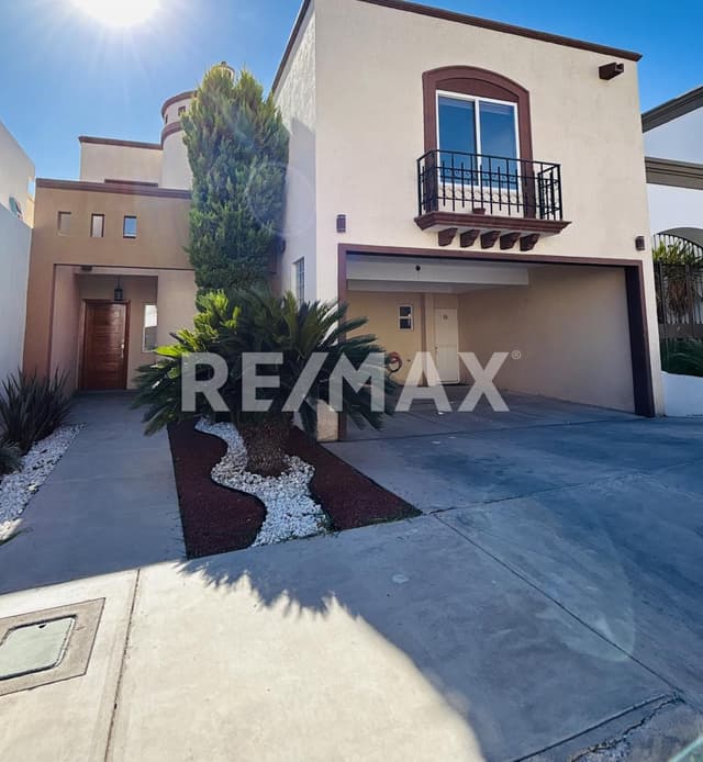 CASA EN RENTA - VALLE ESCONDIDO