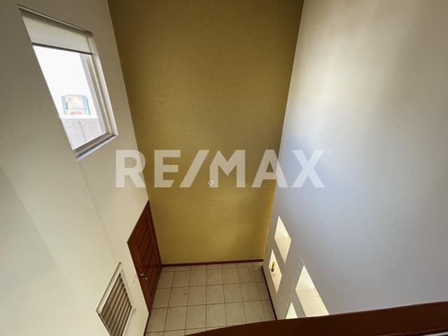 CASA EN RENTA - VALLE ESCONDIDO