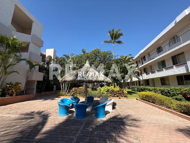 CONDOMINIO EN VENTA EN PLAYA ESCONDIDA