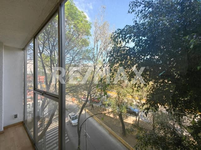 OFICINA SOBRE RIO CHURUBUSCO 240 m2 /  COL. DEL CARMEN