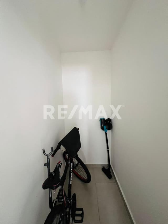 CASA EN VENTA EN CARANDAY 