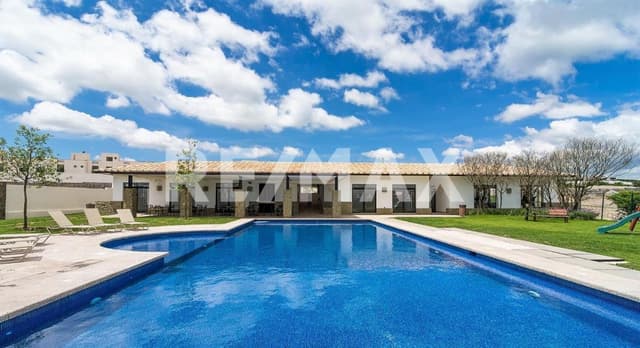 CASA EN RENTA SAMARE ZIBATA QUERETARO