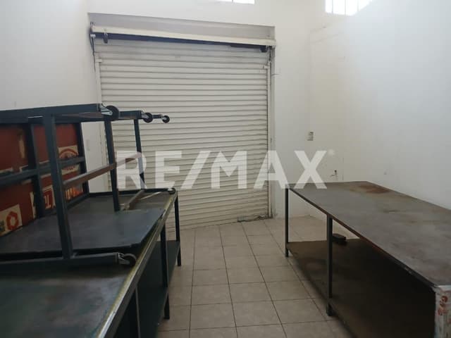 En RENTA Local Comercial Col. Vertice y Ferrocarriles Toluca Estado de México
