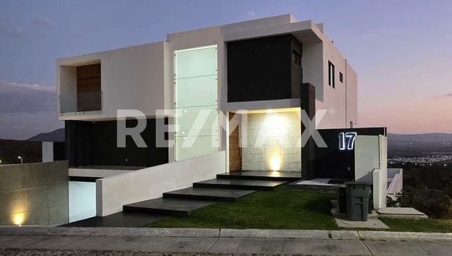 Venta Residencia con Vistas Panorámicas en Vista Real, Corregidora, Querétaro