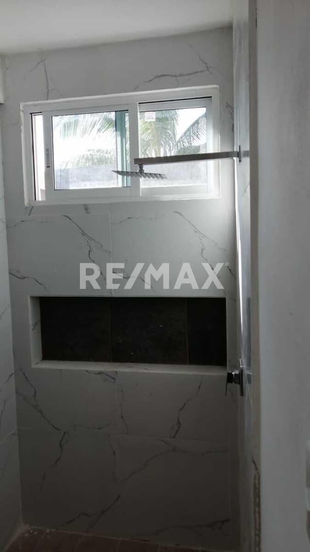 Casa con amplio terreno en Cholul